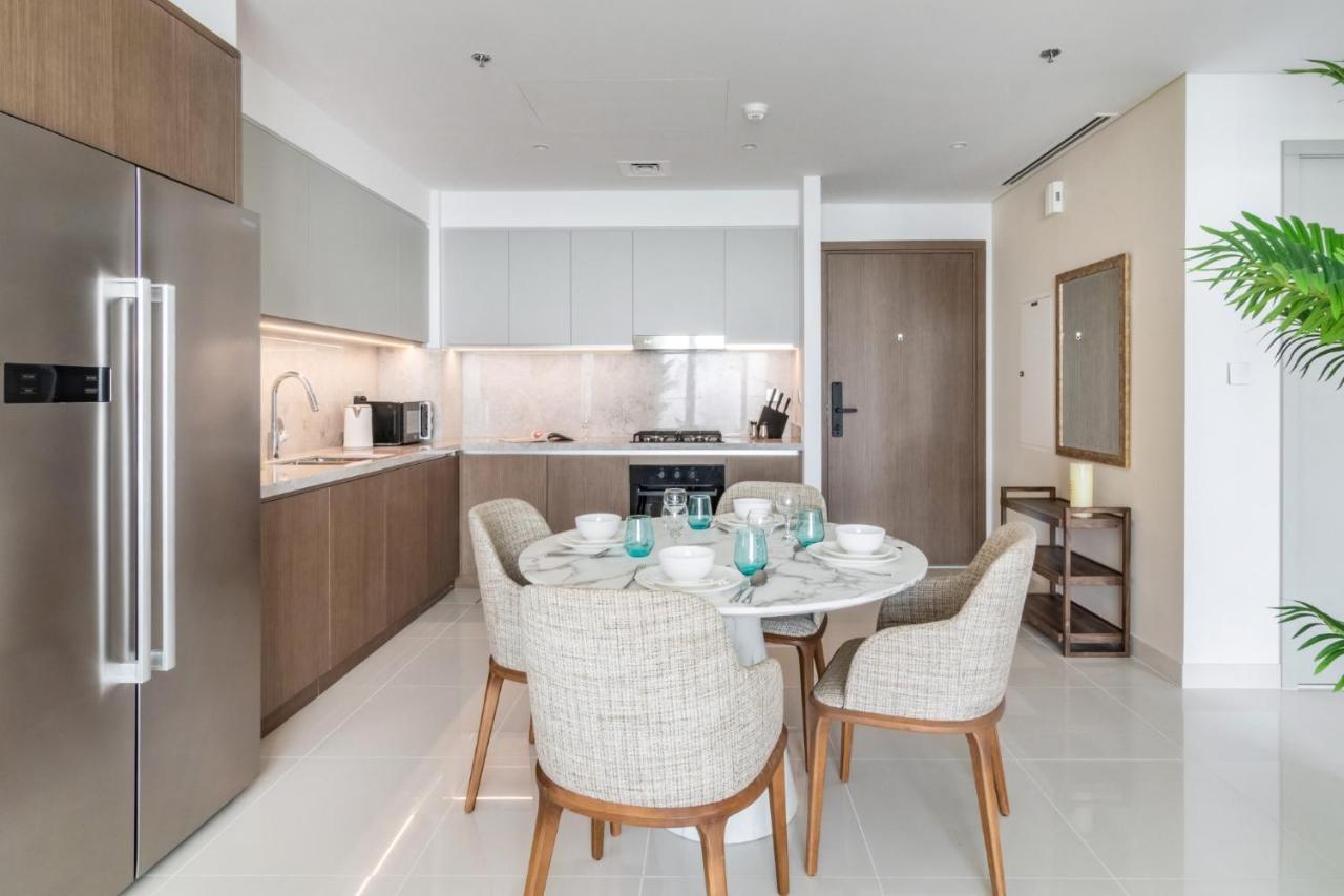 Sea View 2-bedroom - Isle * Dubai